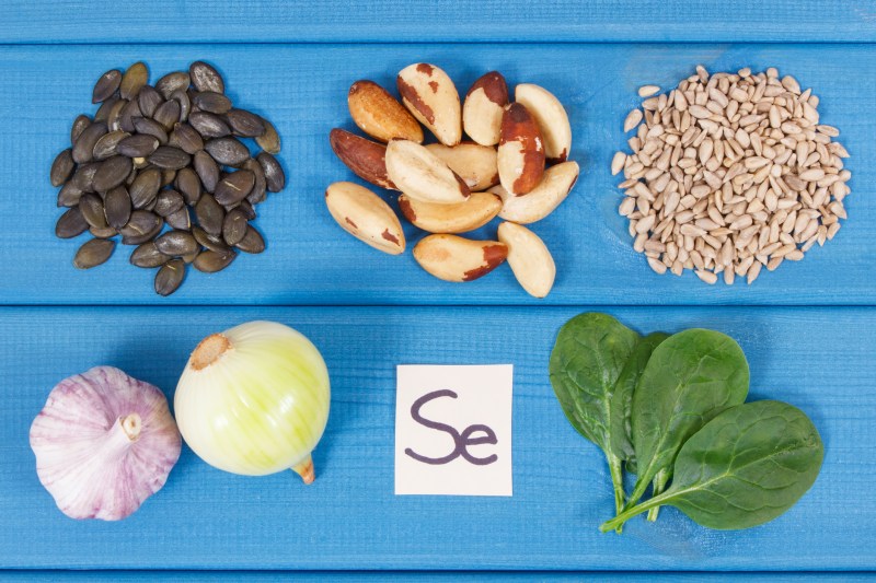 Ajută cu adevărat seleniul la încetinirea îmbătrânirii? În ce alimente se găsește și în ce cantități ar trebui consumat