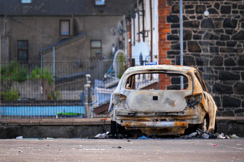 „Nu-i vrem pe cei care nu au nimic de oferit societății”, spun nord-irlandezii din Ballymena la adresa migranților din România / ”E o minciună că acești oameni nu muncesc legal”, ripostează unul dintre români / Ce mai reclamă britanicii